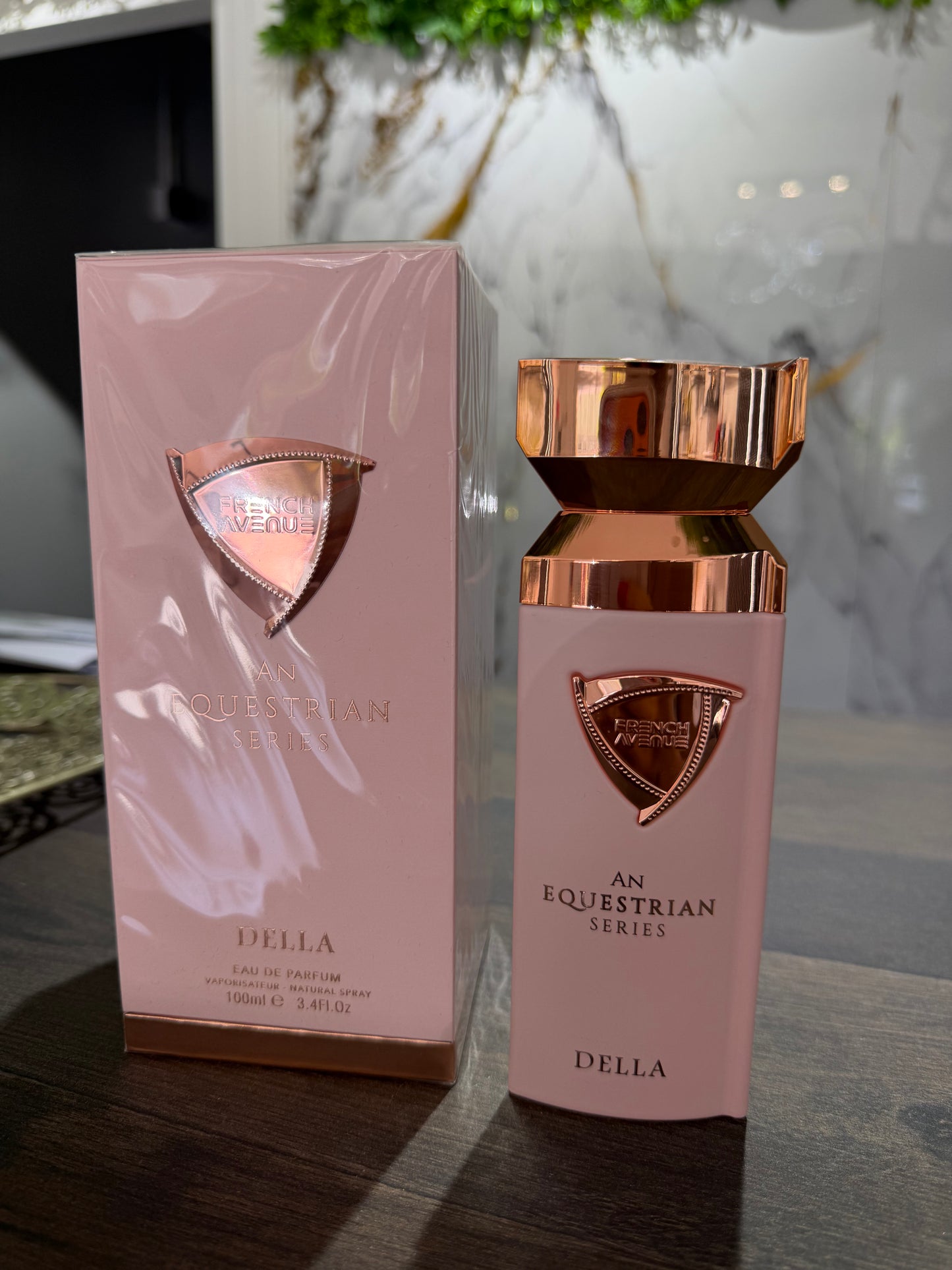 Della FRENCH AVENUE